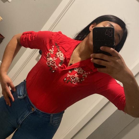 Top red - Picture 3 of 6